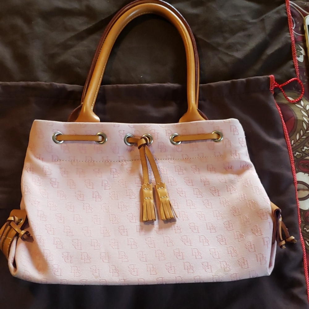 Dooney & bourke
